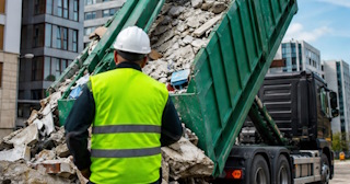 Вывоз строительного мусора в Скопине: услуги лицензированной компании — ПроМусор